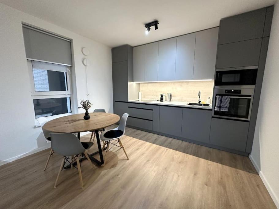 New Apartment Near Tipos Arena, Free Parking, Danubius One Building Bratislava Exteriér fotografie